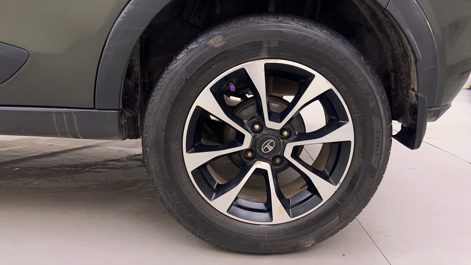 Used 2020 Tata Nexon XZA Plus (O) Dual Tone Petrol Automatic tyres LEFT REAR TYRE RIM VIEW