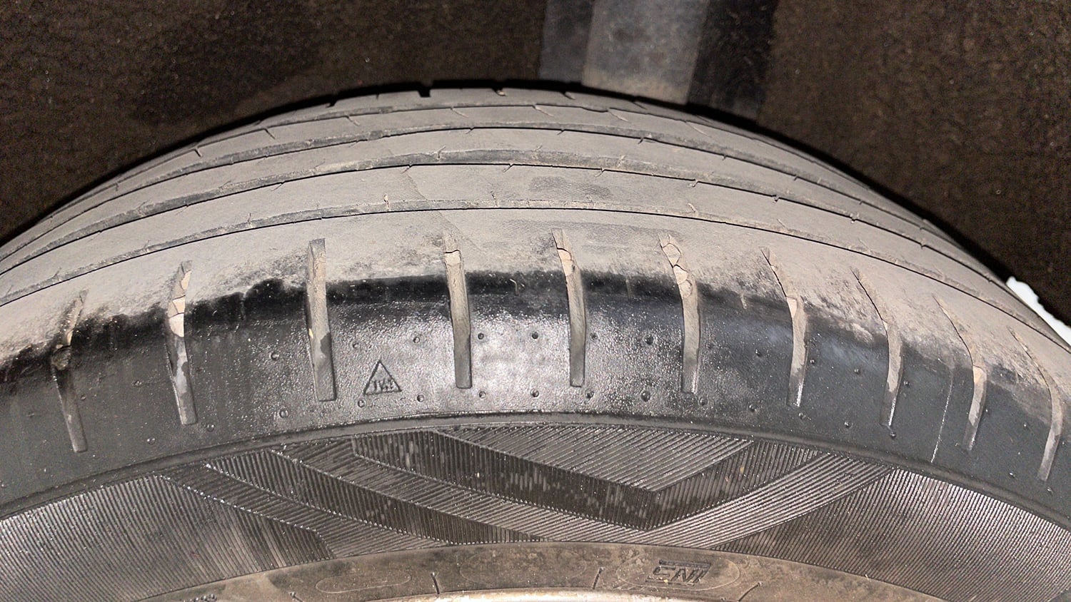 Used 2017 Maruti Suzuki Baleno Zeta 1.2 AT Petrol Automatic tyres LEFT REAR TYRE TREAD VIEW