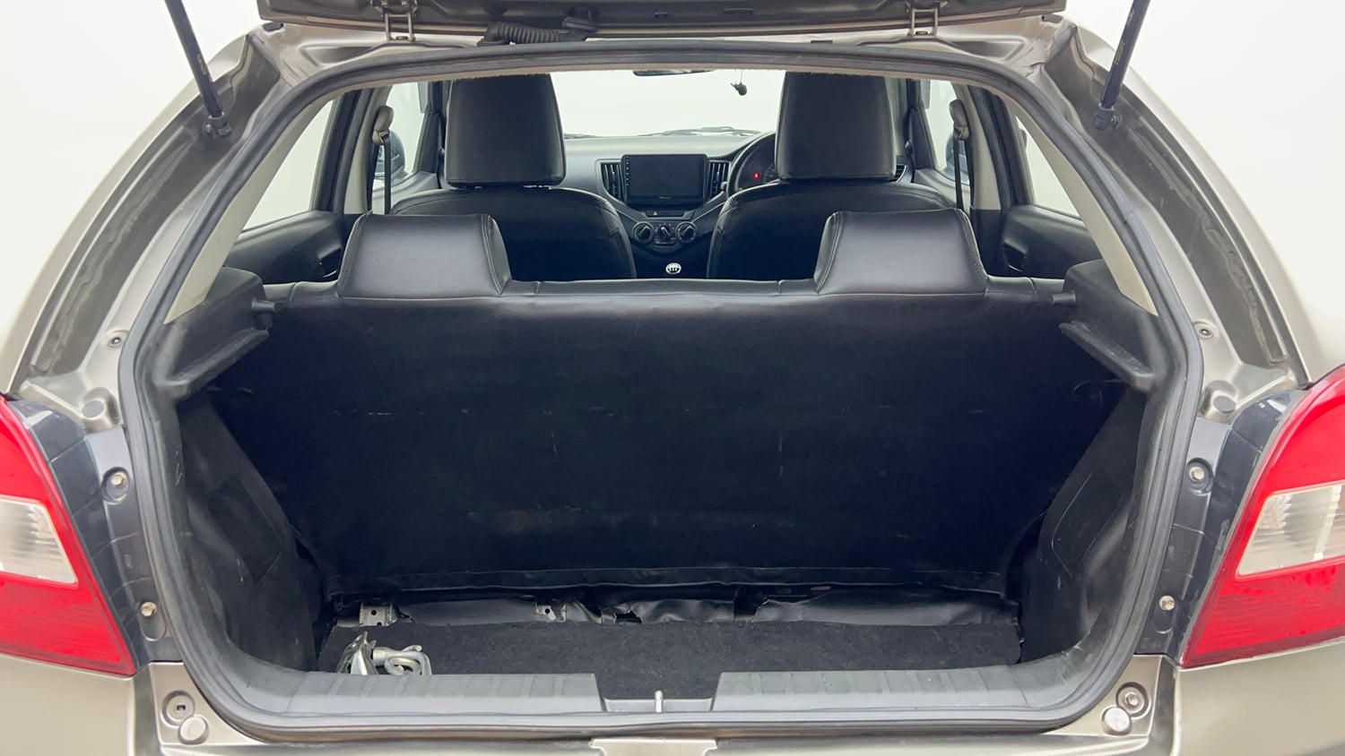 Used 2020 Maruti Suzuki Baleno Sigma Petrol Manual interior DICKY INSIDE VIEW