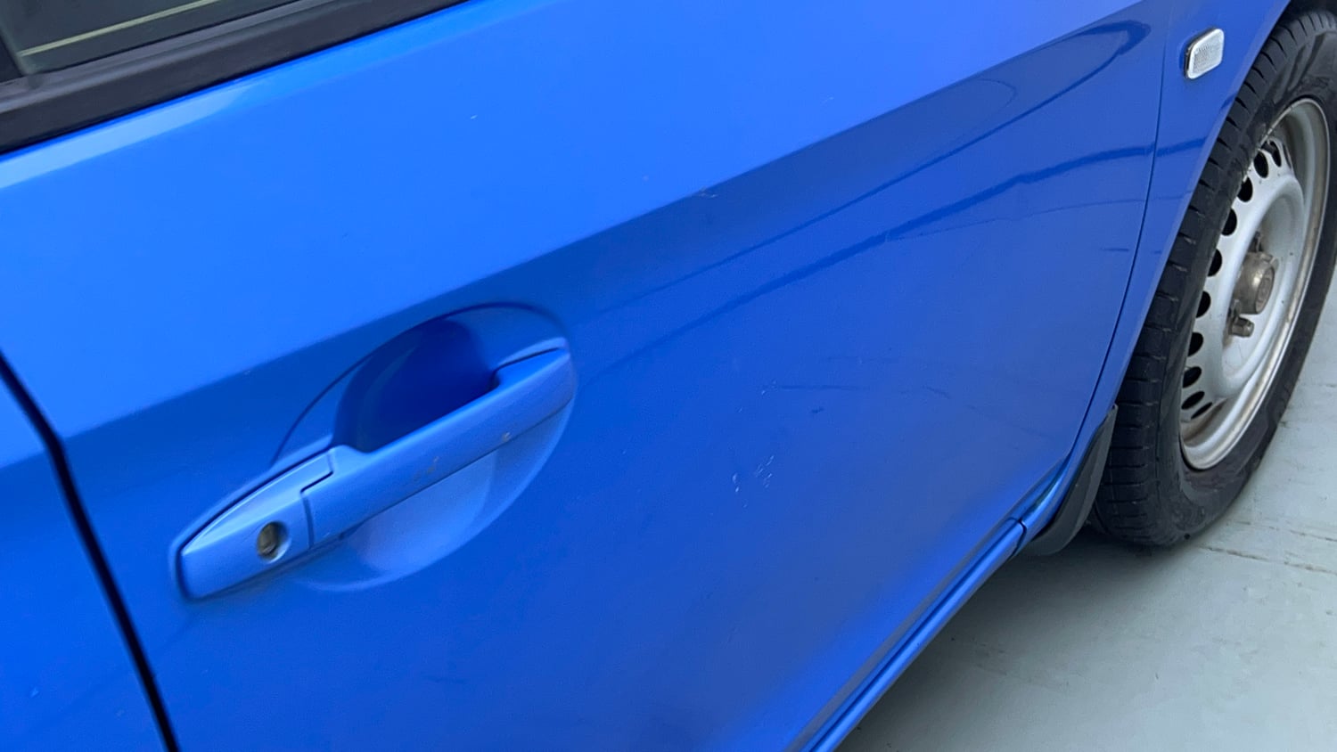 Used 2014 Honda Brio EX MT Petrol Manual dents MINOR SCRATCH