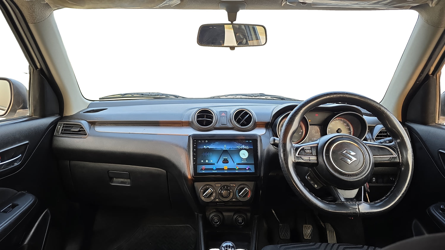 Used 2021 Maruti Suzuki Swift VXi Petrol Manual interior DASHBOARD VIEW