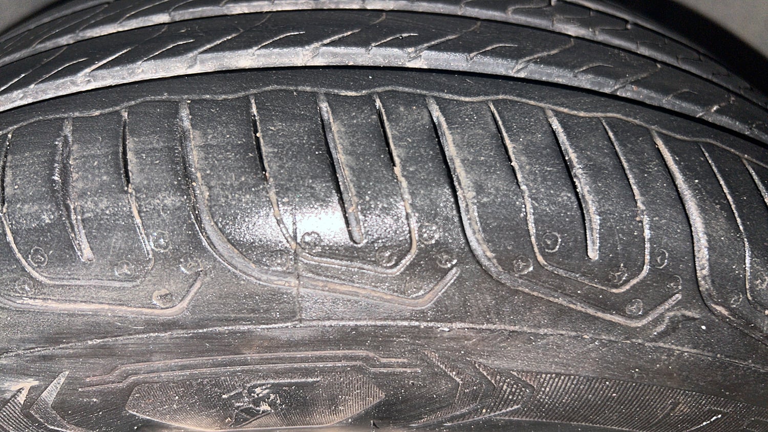 Used 2021 Tata Tiago XT Petrol Manual tyres RIGHT FRONT TYRE TREAD VIEW