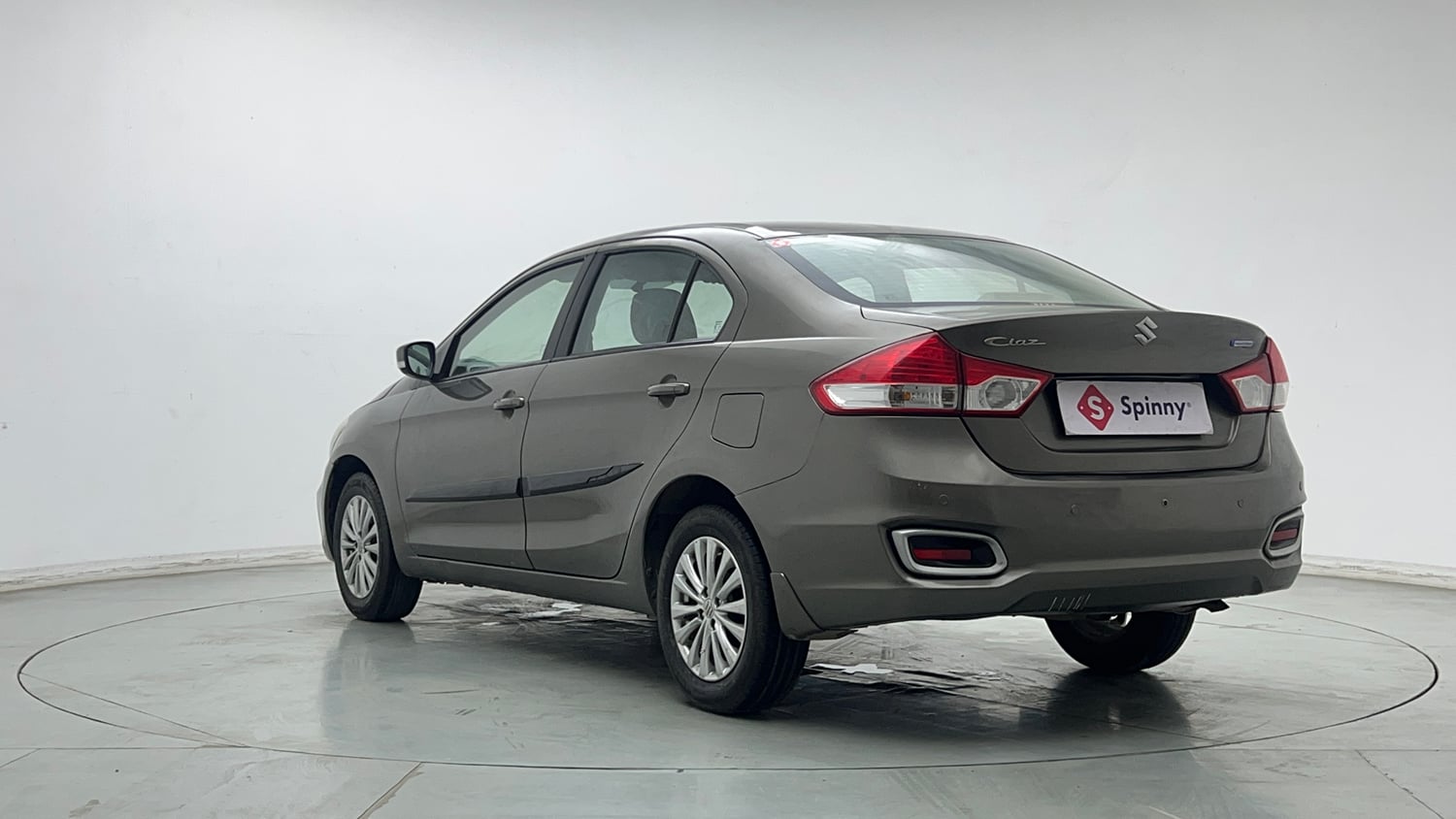 Used 2020 Maruti Suzuki Ciaz Delta Hybrid 1.5 AT Petrol Automatic exterior LEFT REAR CORNER VIEW