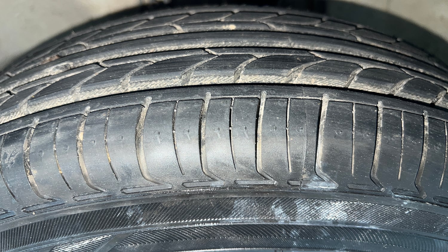 Used 2019 Maruti Suzuki Alto 800 VXi Petrol Manual tyres LEFT FRONT TYRE TREAD VIEW