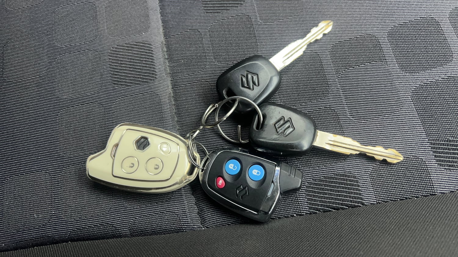 Used 2013 Maruti Suzuki Ritz Lxi BS-IV Petrol Manual extra CAR KEY VIEW