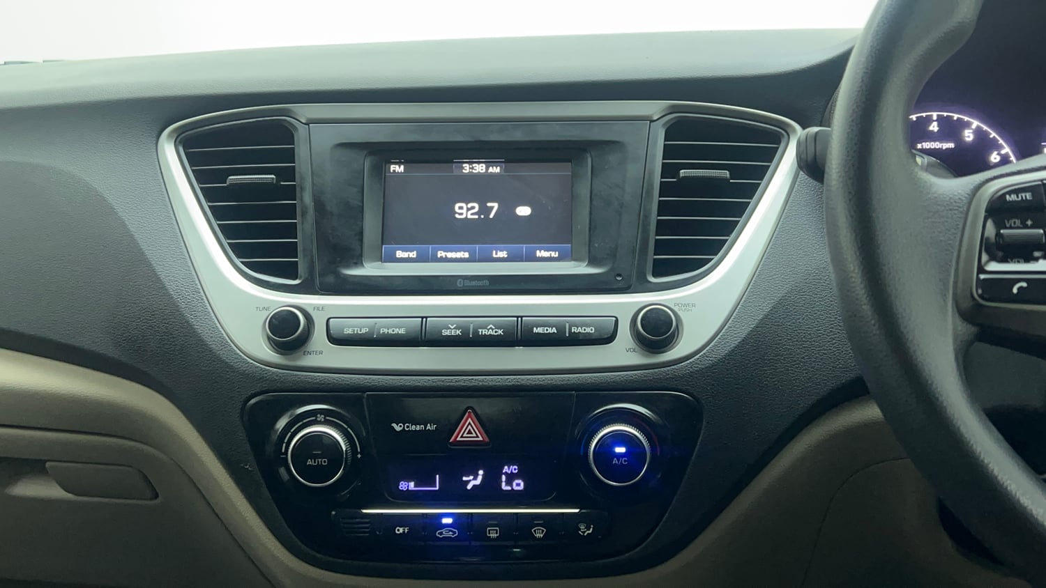 Used 2018 Hyundai Verna EX 1.6 VTVT AT Petrol Automatic top_features Integrated (in-dash) music system