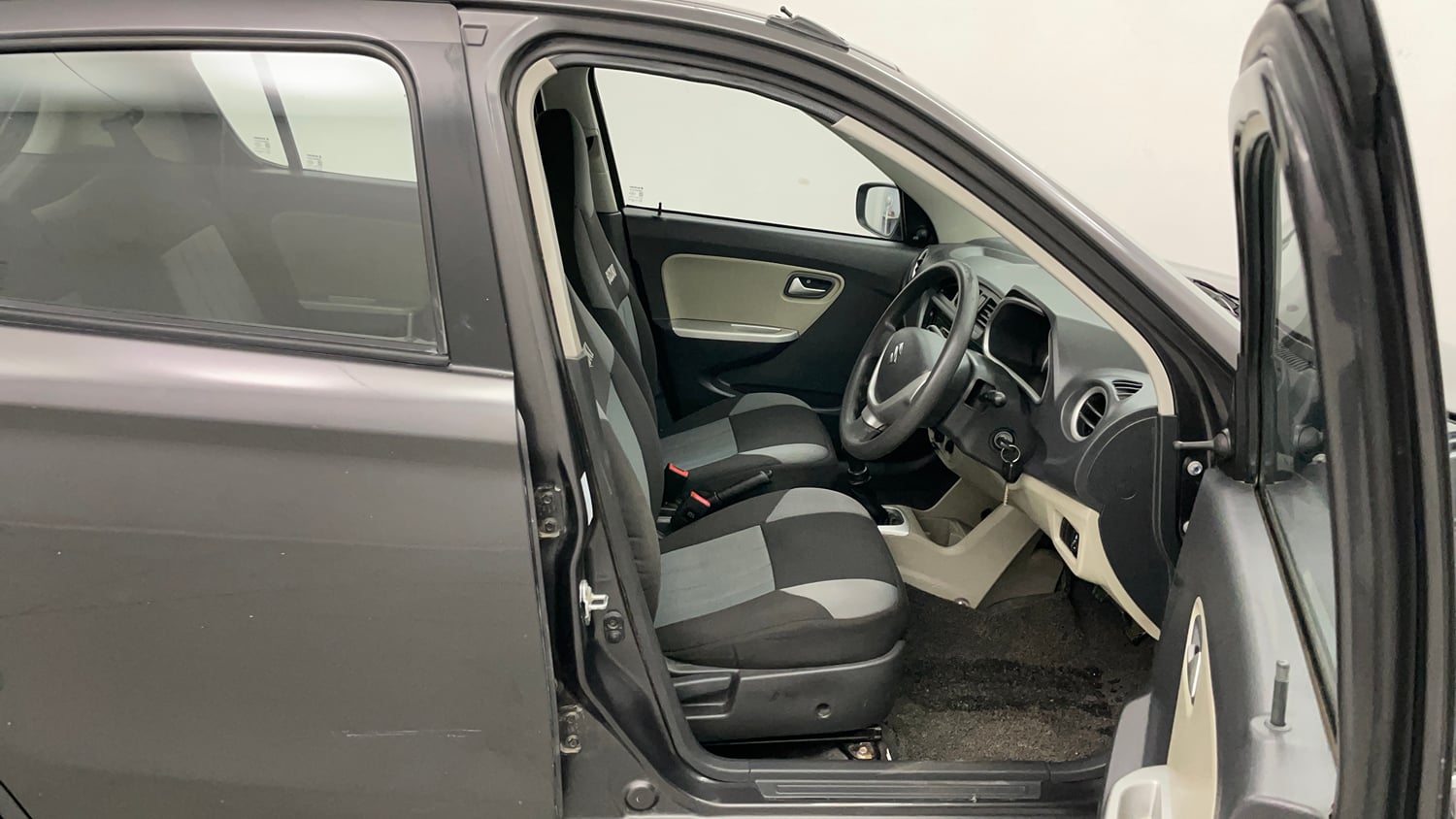 Used 2017 Maruti Suzuki Alto K10 VXi Petrol Manual interior RIGHT SIDE FRONT DOOR CABIN VIEW