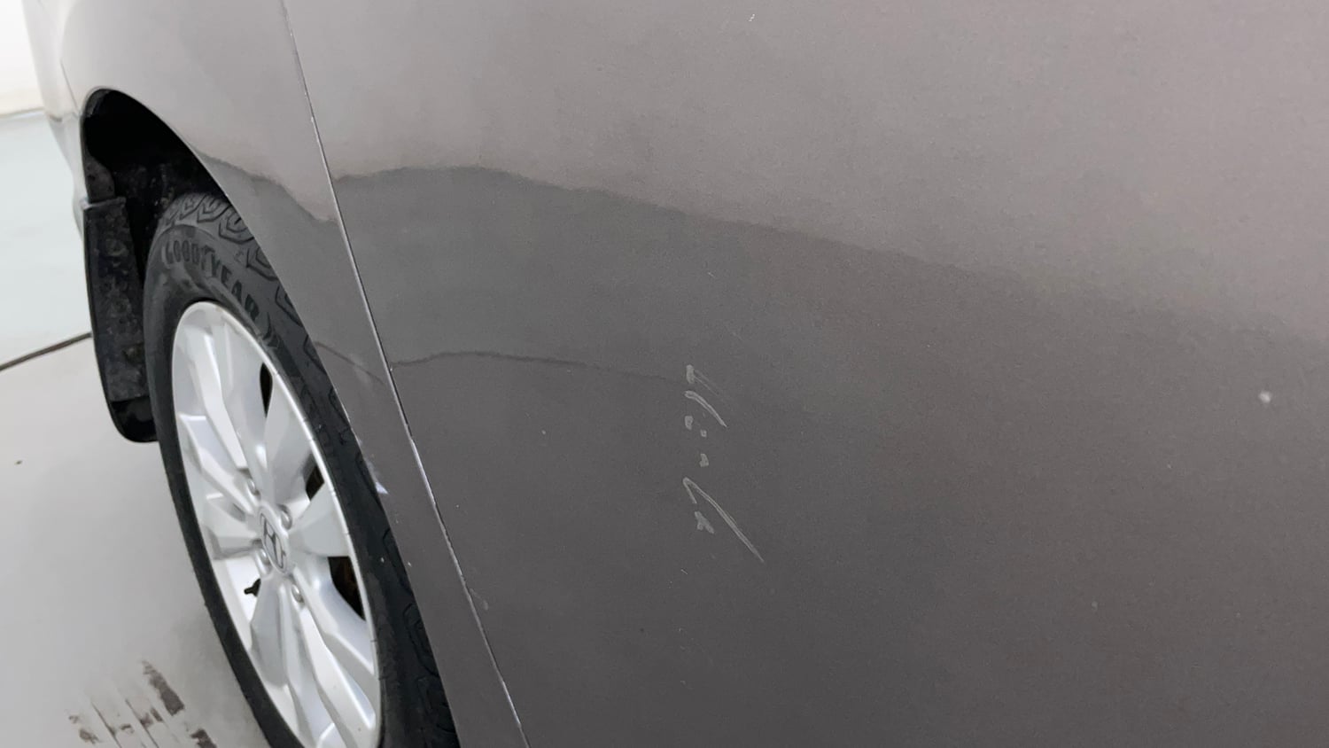Used 2013 Honda City 1.5 V MT Petrol Manual dents MINOR SCRATCH