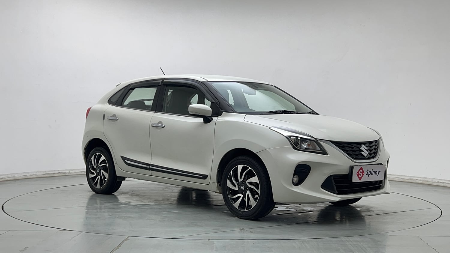 Used 2020 Maruti Suzuki Baleno Zeta Petrol Manual exterior RIGHT FRONT CORNER VIEW