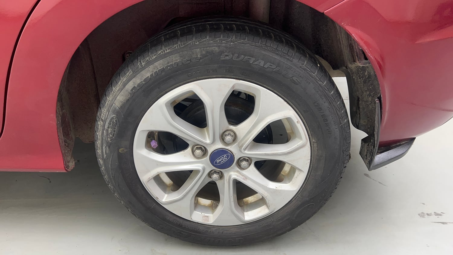 Used 2017 Ford Figo Aspire Titanium 1.2 Ti-VCT Petrol Manual tyres LEFT REAR TYRE RIM VIEW