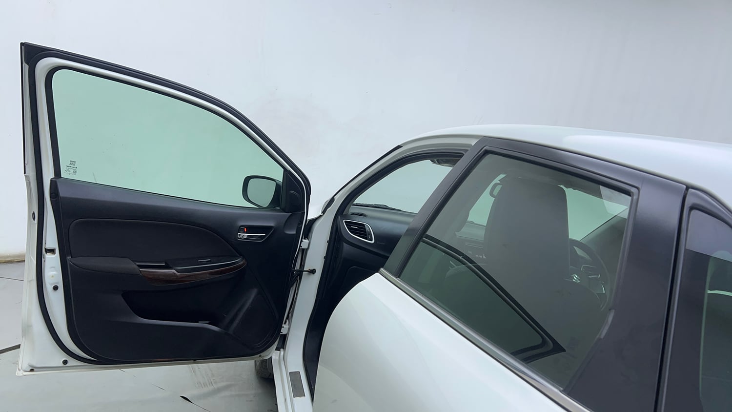 Used 2018 Maruti Suzuki Baleno Zeta 1.2 Petrol Manual interior LEFT FRONT DOOR OPEN VIEW