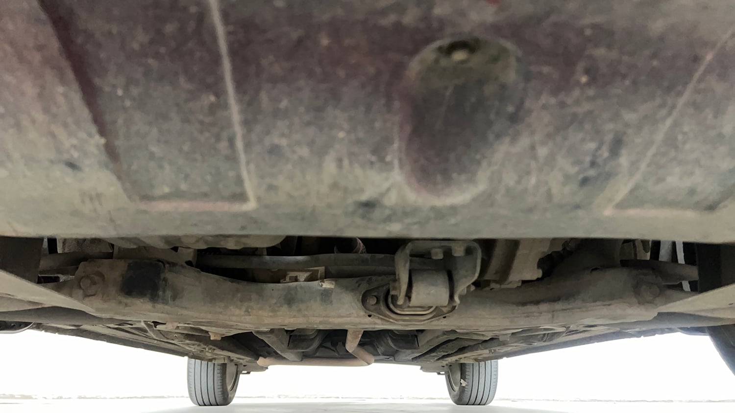 Used 2015 Hyundai Elite i20 Asta 1.2 Petrol Manual extra FRONT LEFT UNDERBODY VIEW