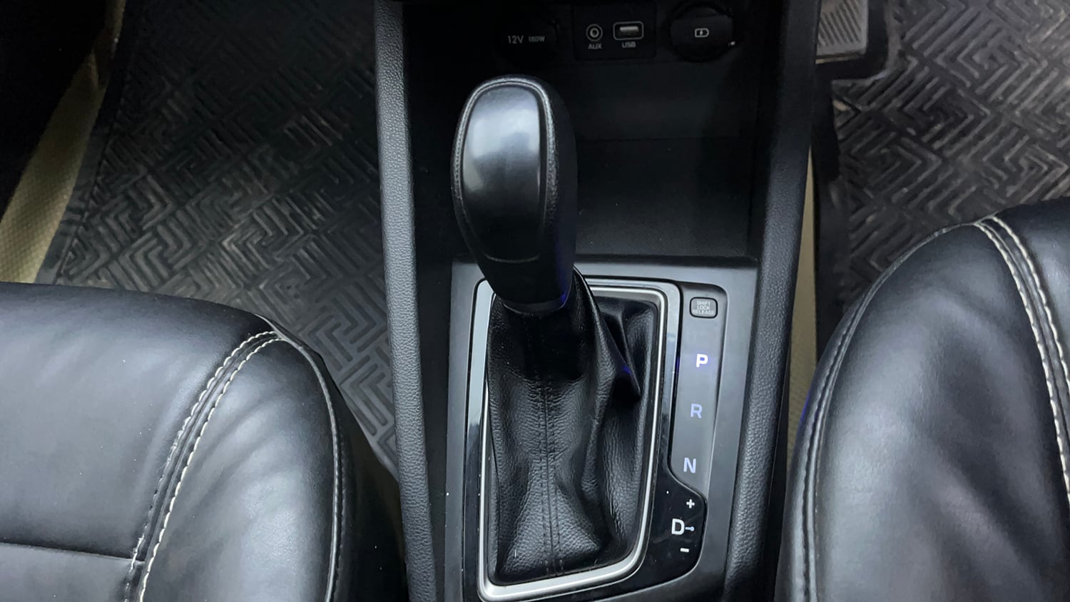 Used 2018 Hyundai Elite i20 Asta 1.2 AT Petrol Automatic interior GEAR  KNOB VIEW
