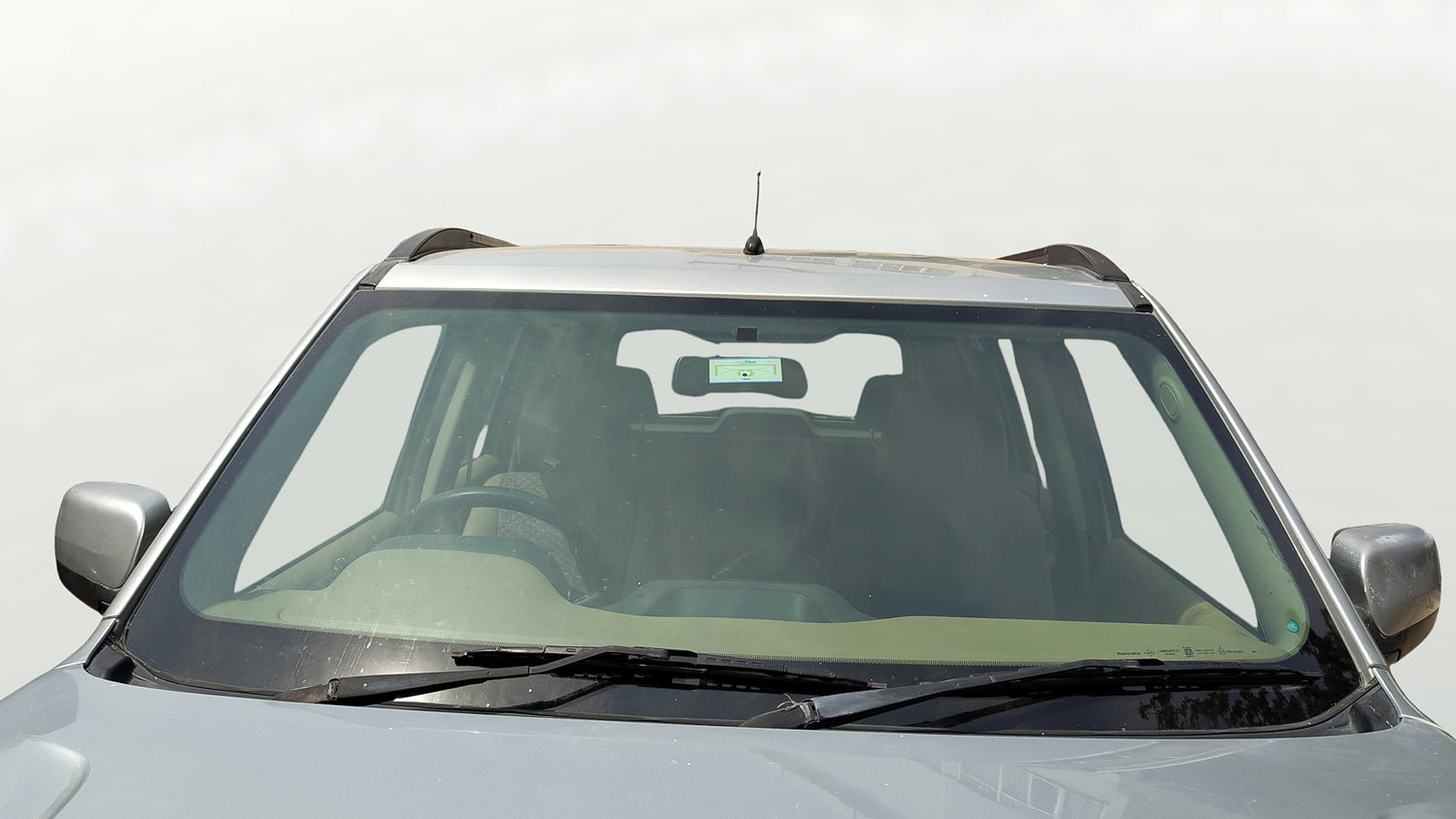 Used 2017 Mahindra TUV300 T8 mHAWK100 Diesel Manual exterior FRONT WINDSHIELD VIEW