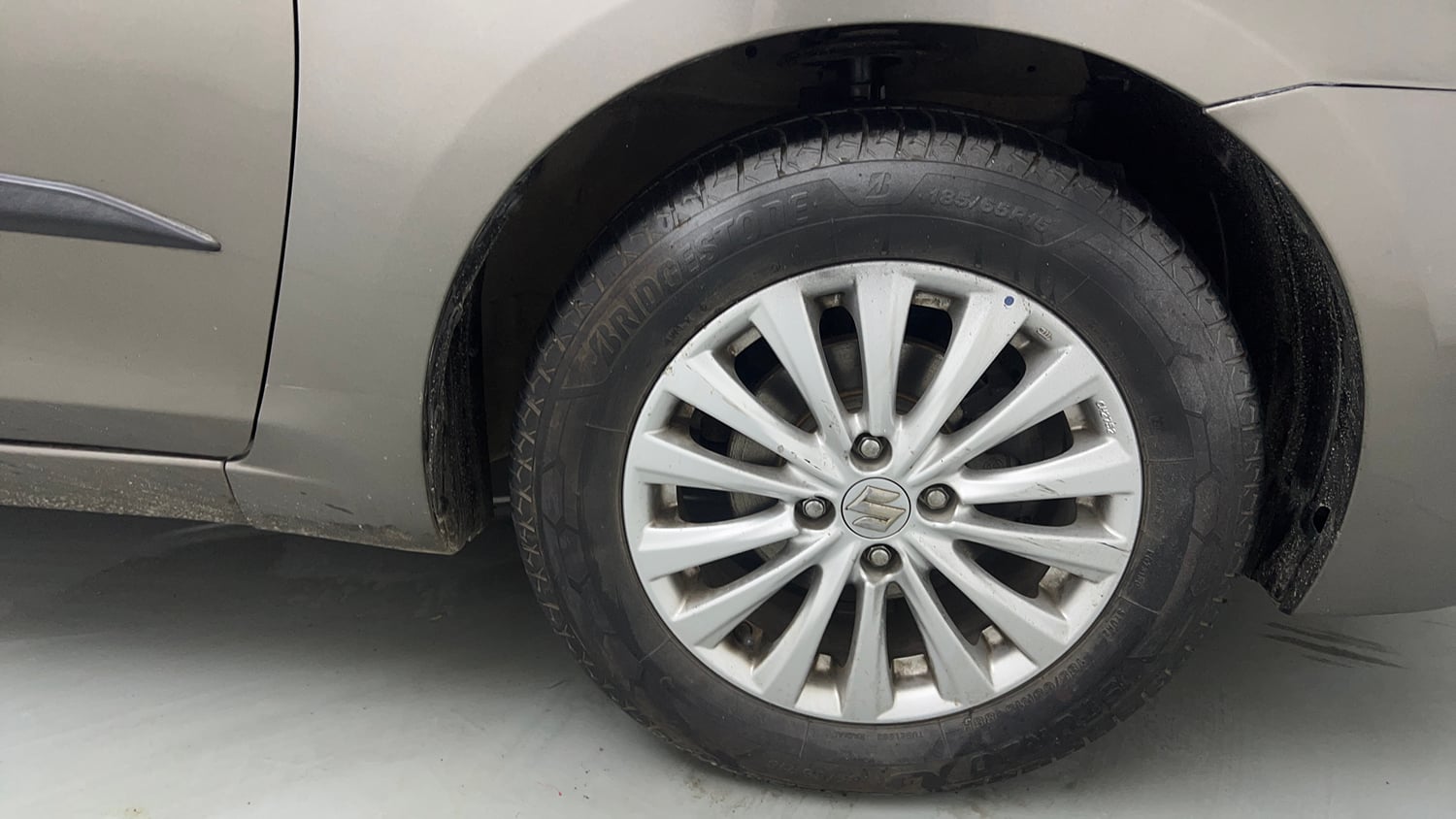 Used 2020 Maruti Suzuki Ciaz Delta Hybrid 1.5 AT Petrol Automatic tyres RIGHT FRONT TYRE RIM VIEW