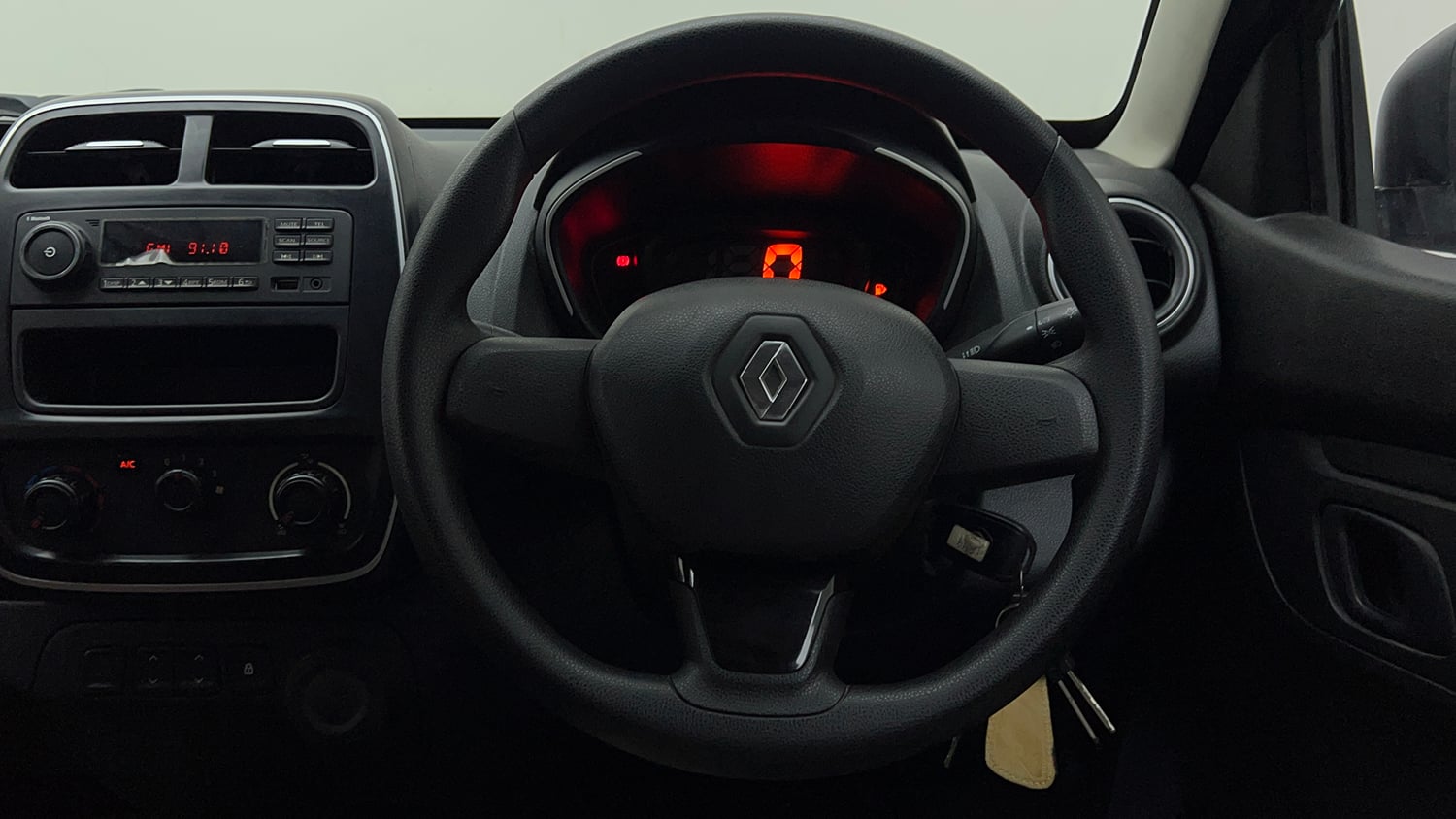 Used 2018 Renault Kwid RXL Petrol Manual interior STEERING VIEW