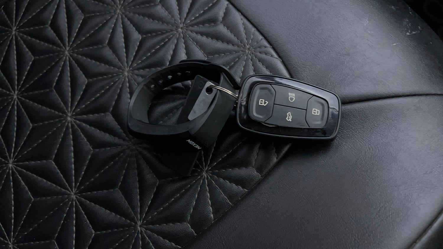 Used 2020 Tata Nexon XZA Plus (O) Dual Tone Petrol Automatic extra CAR KEY VIEW