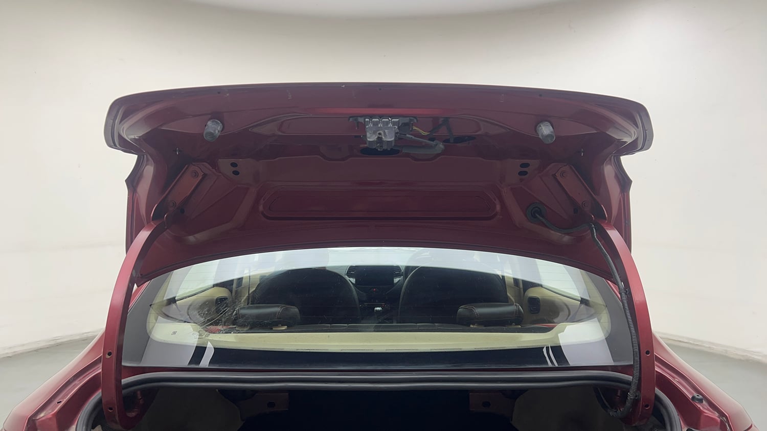 Used 2017 Ford Figo Aspire Titanium 1.2 Ti-VCT Petrol Manual interior DICKY DOOR OPEN VIEW