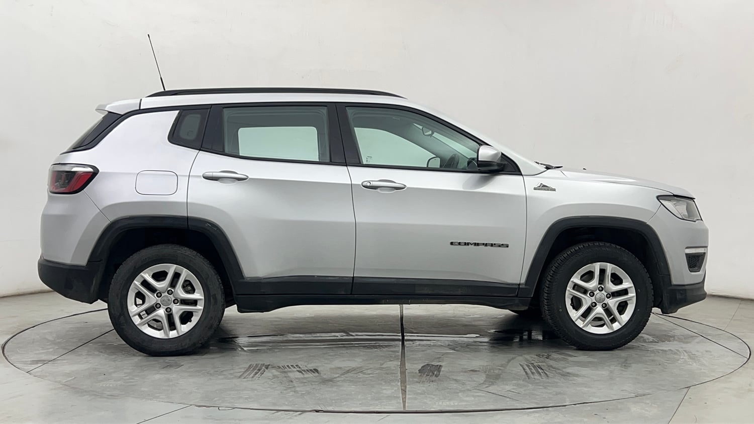 Used 2020 Jeep Compass Sport Plus 1.4 Petrol Petrol Manual exterior RIGHT SIDE VIEW