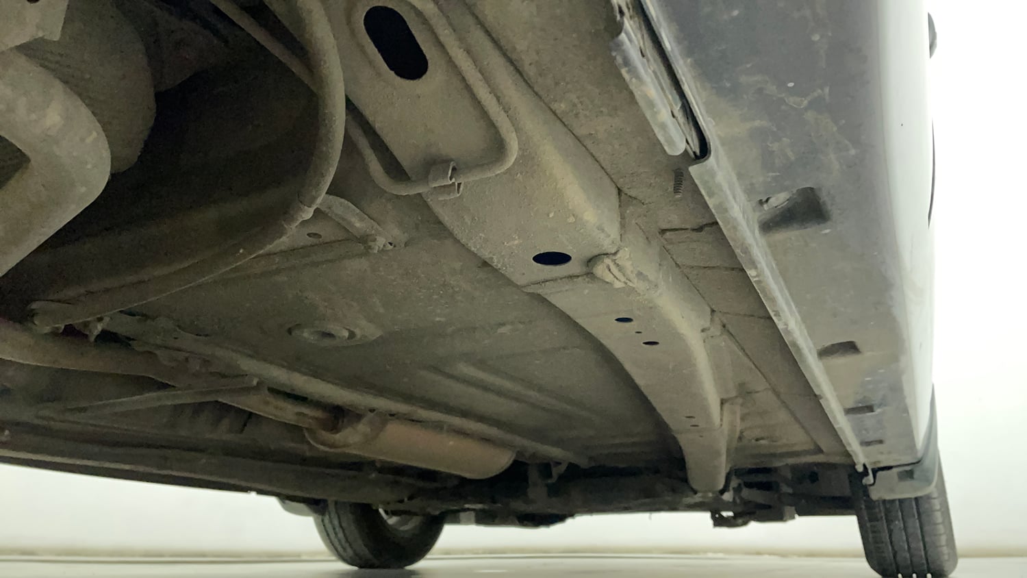 Used 2017 Maruti Suzuki Baleno Delta 1.2 Petrol Manual extra REAR RIGHT UNDERBODY VIEW