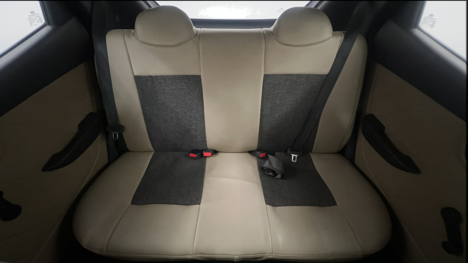 Used 2019 Hyundai Eon Era + Petrol Manual interior REAR SEAT CONDITION VIEW