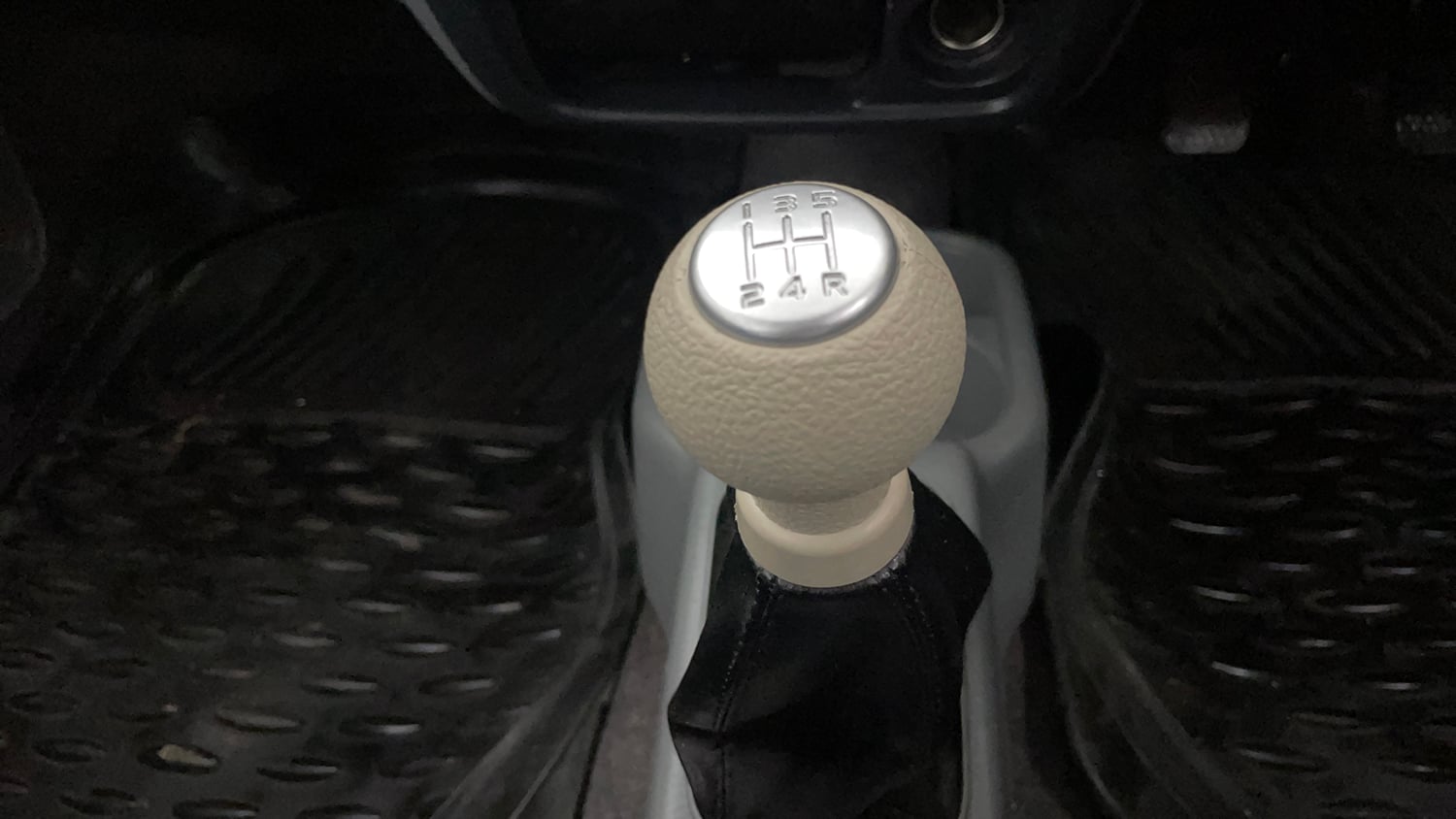 Used 2014 Maruti Suzuki Alto K10 VXi Petrol Manual interior GEAR  KNOB VIEW