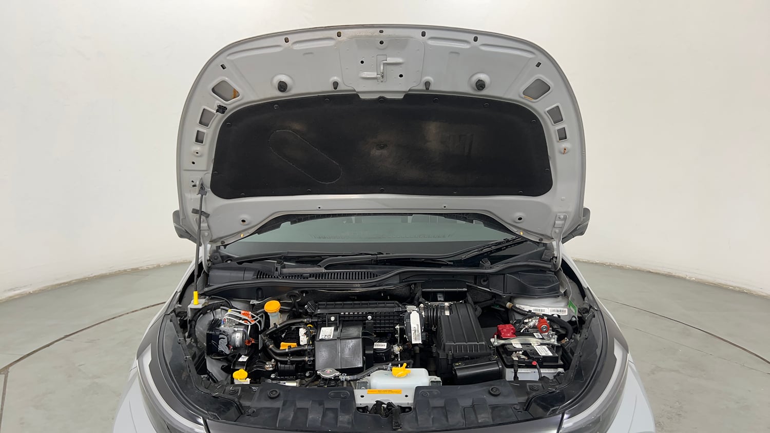 Used 2025 Tata Altroz Accomplished S CNG 5MT Cng Manual engine ENGINE & BONNET OPEN FRONT VIEW