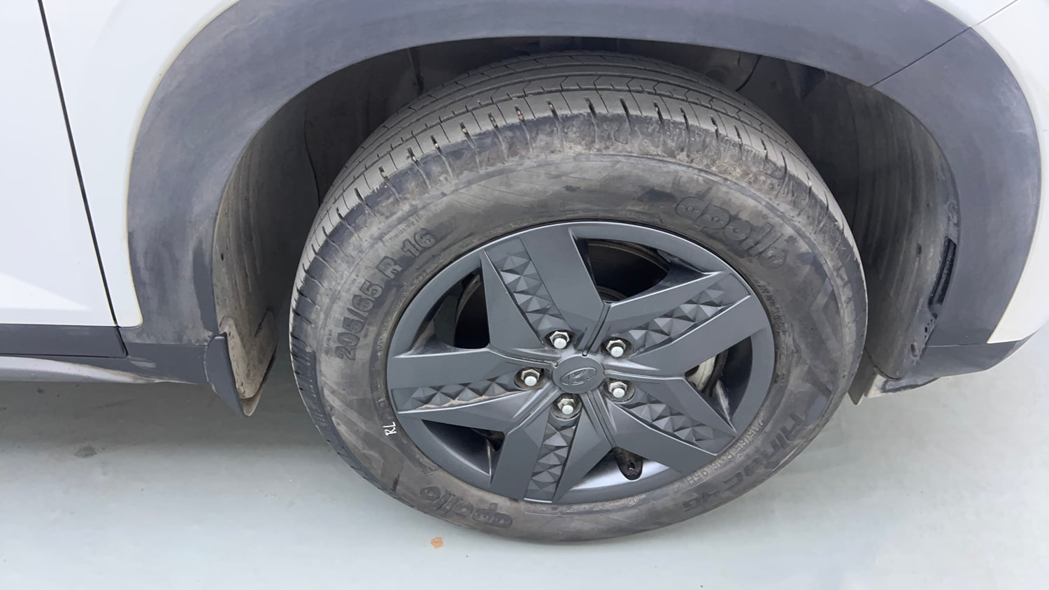 Used 2023 Hyundai Creta S 1.5 Petrol Petrol Manual tyres RIGHT FRONT TYRE RIM VIEW