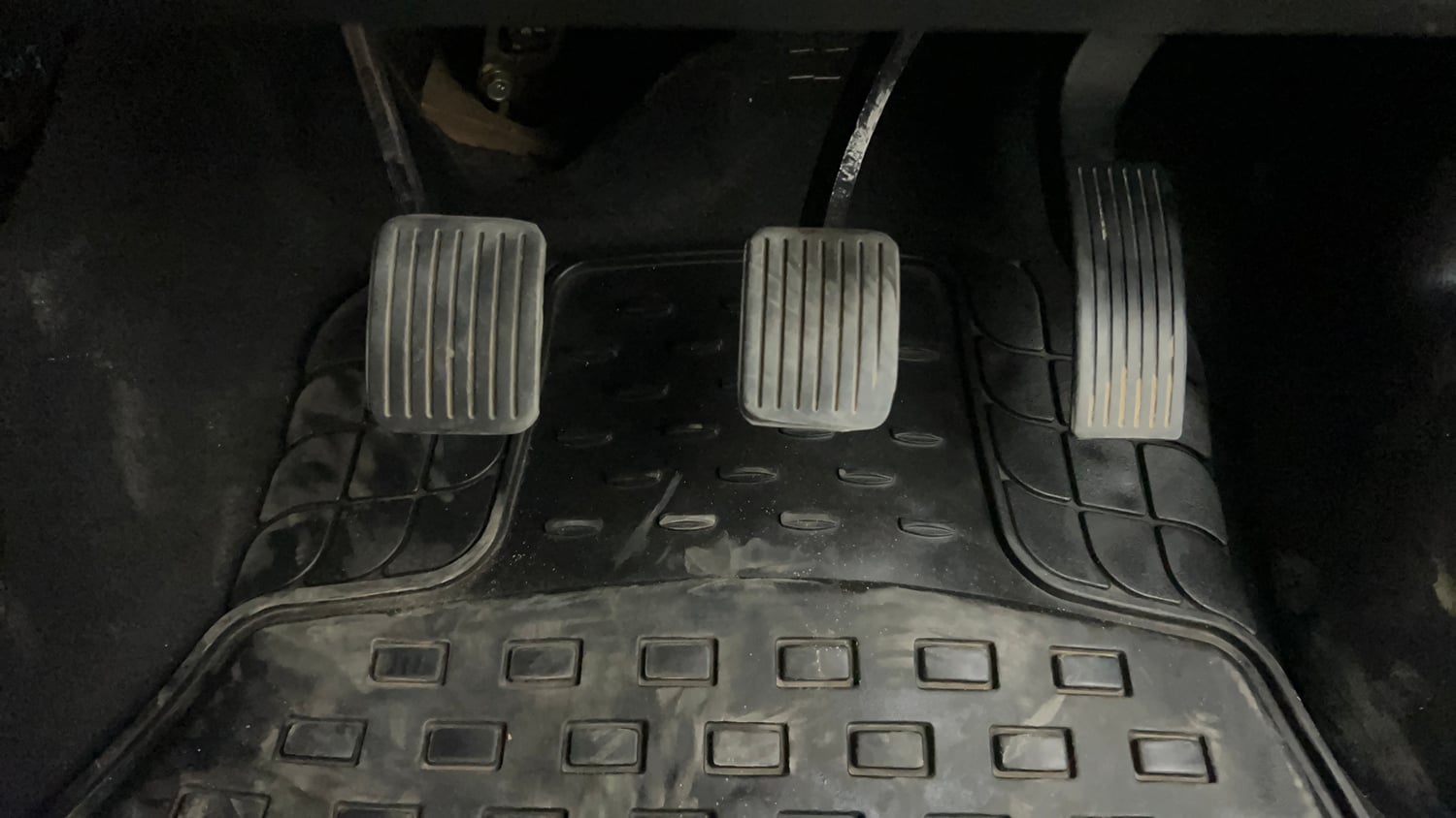Used 2015 Hyundai Grand i10 Sportz 1.2 Kappa VTVT Petrol Manual interior PEDALS VIEW