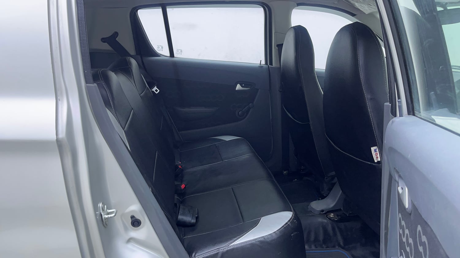 Used 2015 Maruti Suzuki Alto 800 LXi Anniversary Edition Petrol Manual interior RIGHT SIDE REAR DOOR CABIN VIEW