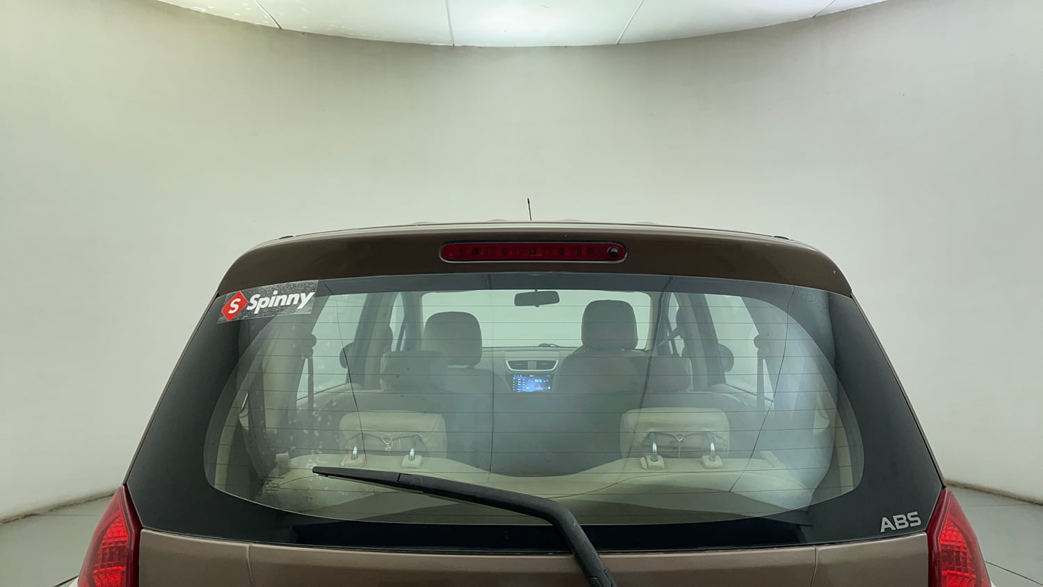 Used 2013 Maruti Suzuki Ertiga ZXi Petrol Manual exterior BACK WINDSHIELD VIEW