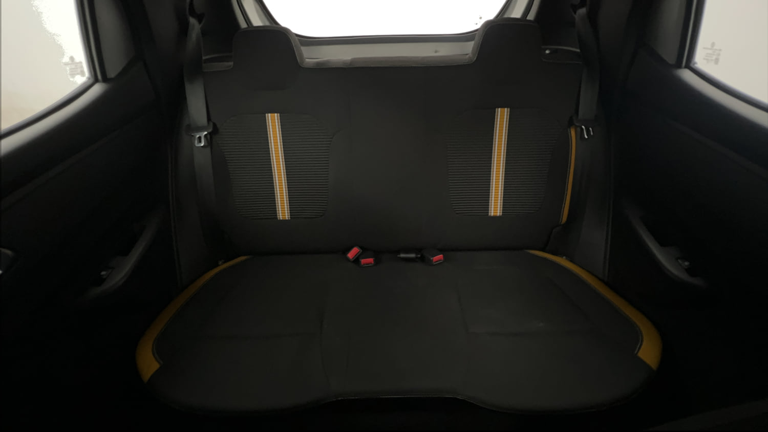 Used 2022 Renault Kwid CLIMBER 1.0 AMT (O) Petrol Automatic interior REAR SEAT CONDITION VIEW