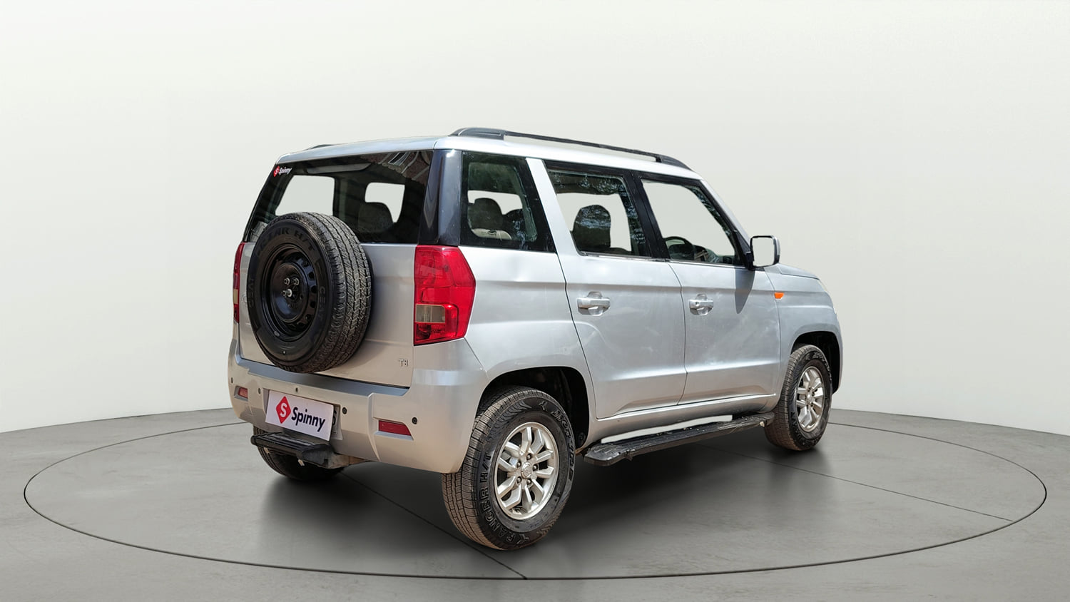 Used 2017 Mahindra TUV300 T8 mHAWK100 Diesel Manual exterior RIGHT REAR CORNER VIEW