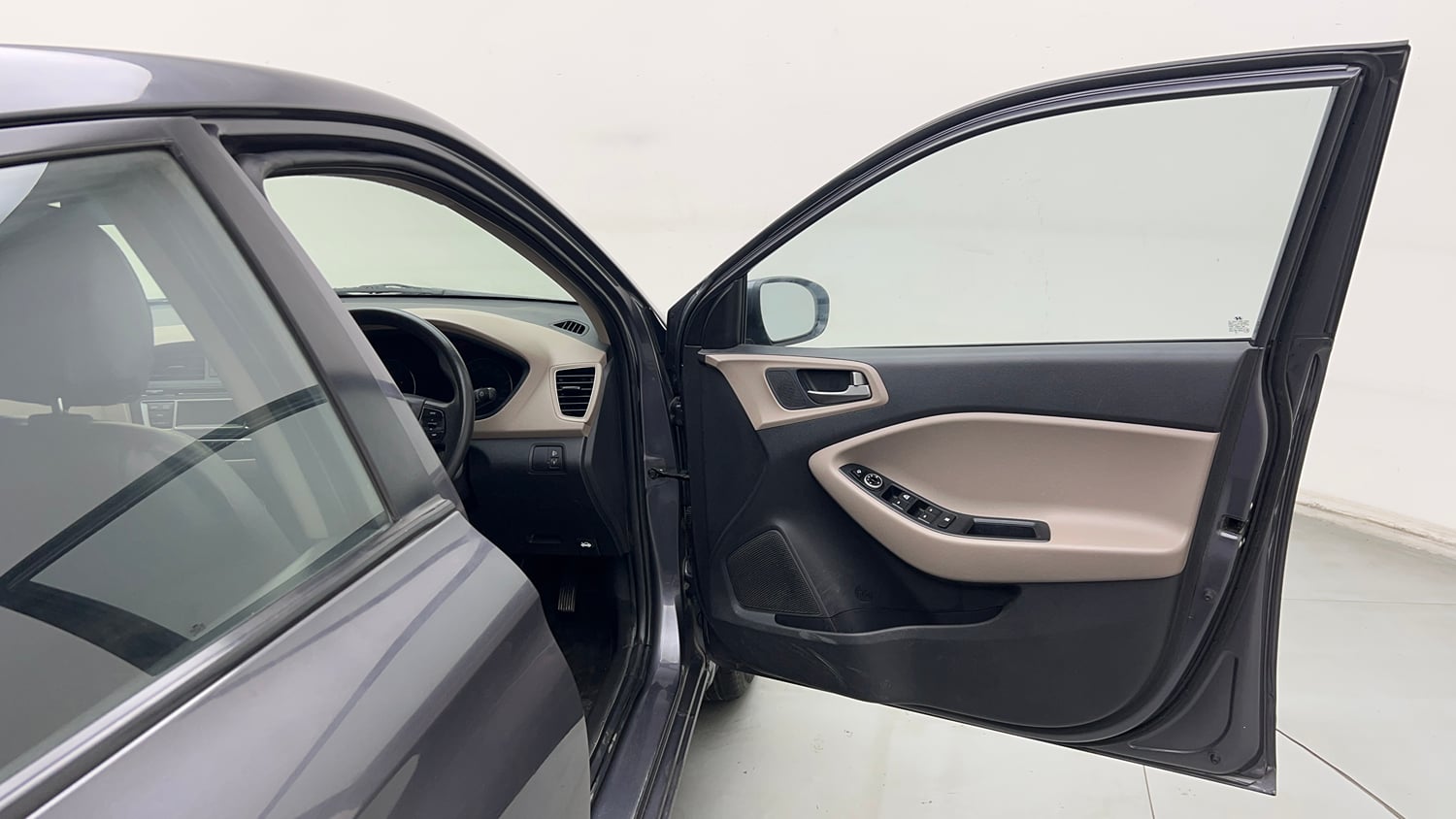Used 2015 Hyundai Elite i20 Sportz 1.2 Petrol Manual interior RIGHT FRONT DOOR OPEN VIEW