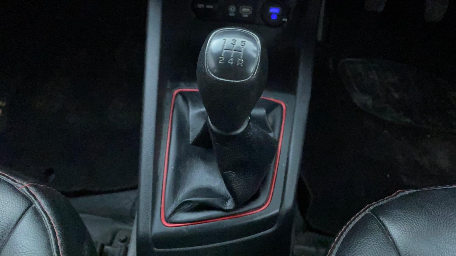 Used 2019 Hyundai Elite i20 Asta 1.2 Dual Tone Petrol Manual interior GEAR  KNOB VIEW