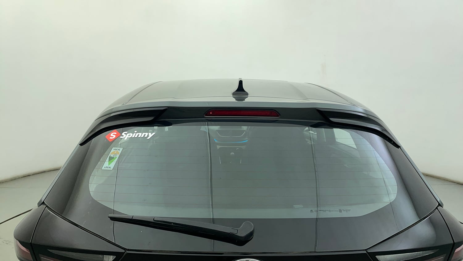Used 2023 Tata Altroz XZ Plus (S) Petrol Manual exterior BACK WINDSHIELD VIEW