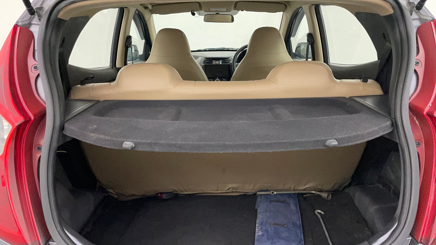 Used 2018 Hyundai Eon Sportz Petrol Manual interior DICKY INSIDE VIEW