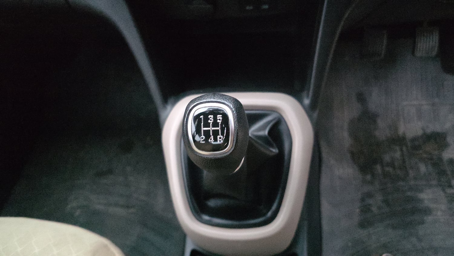 Used 2018 Hyundai Grand i10 Sportz (O) 1.2 Kappa VTVT Petrol Manual interior GEAR  KNOB VIEW
