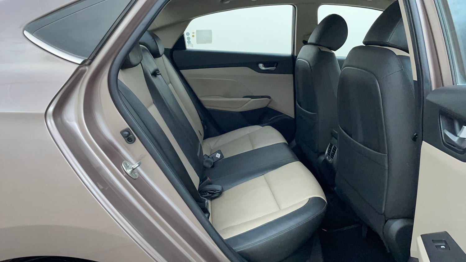 Used 2019 Hyundai Verna SX (O)1.6 VTVT Petrol Manual interior RIGHT SIDE REAR DOOR CABIN VIEW