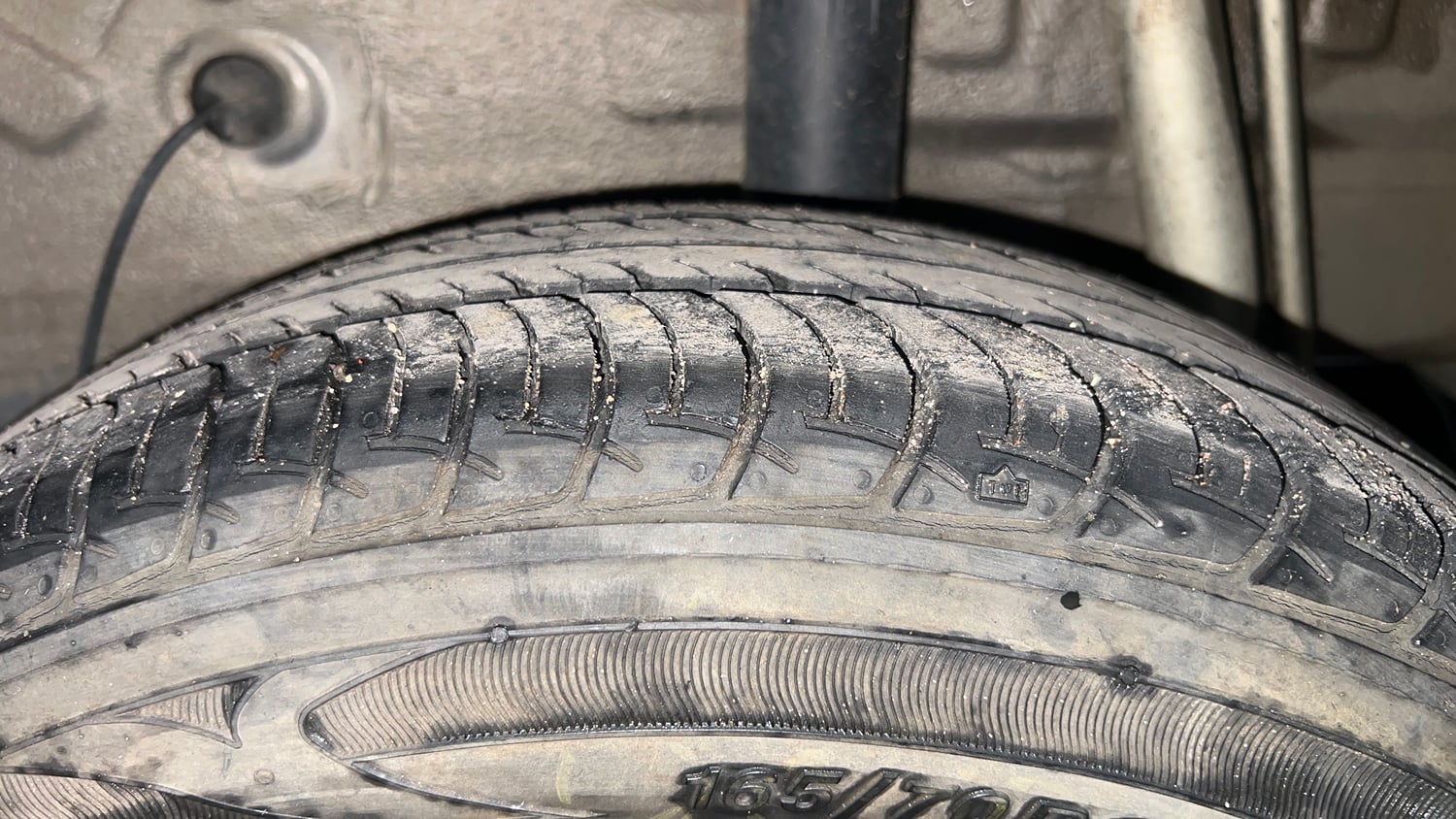 Used 2017 Maruti Suzuki Celerio ZXI (O) AMT Petrol Automatic tyres LEFT REAR TYRE TREAD VIEW