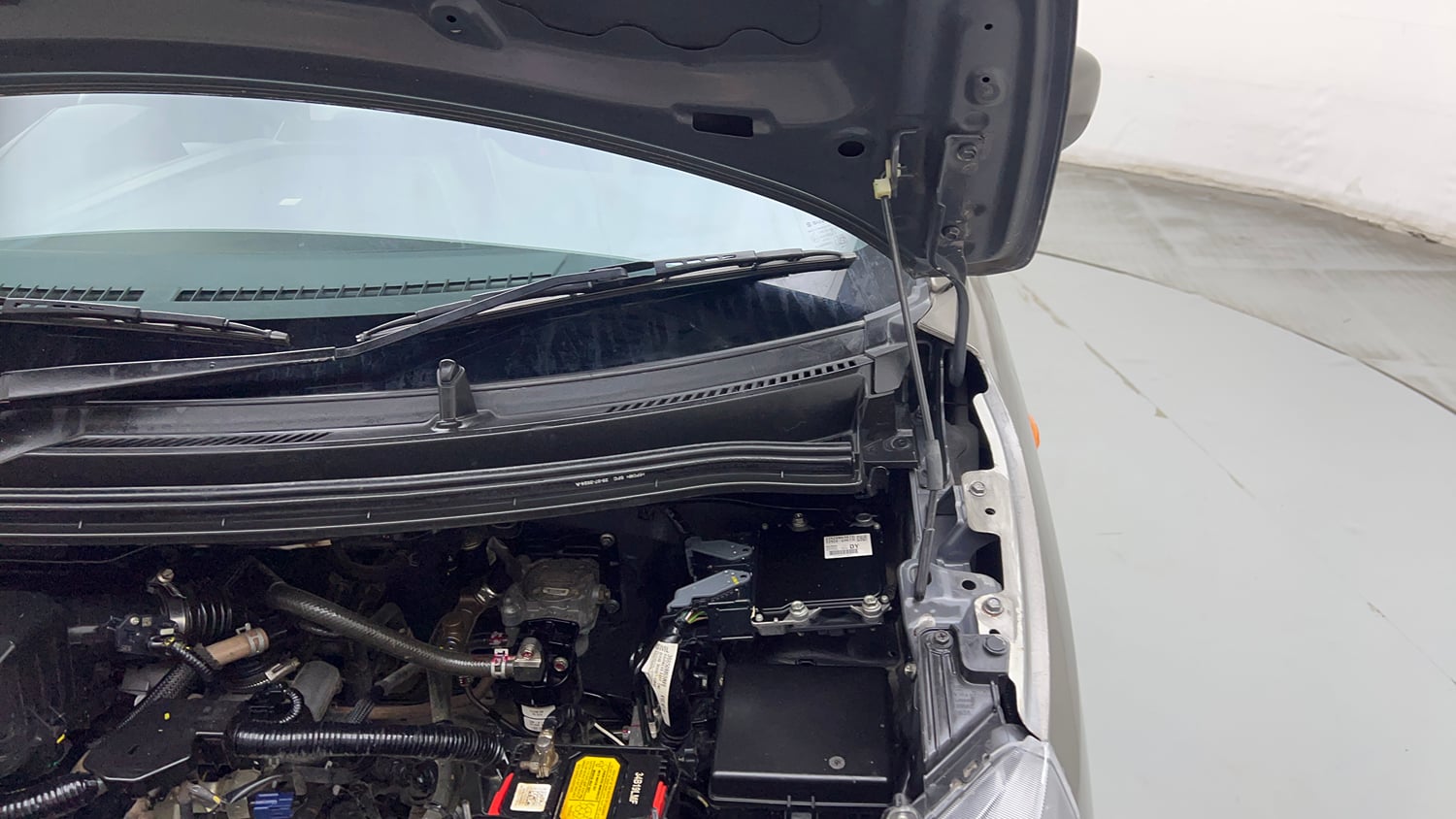 Used 2024 Maruti Suzuki Wagon R VXI 1.0 CNG Cng Manual engine ENGINE LEFT SIDE HINGE & APRON VIEW
