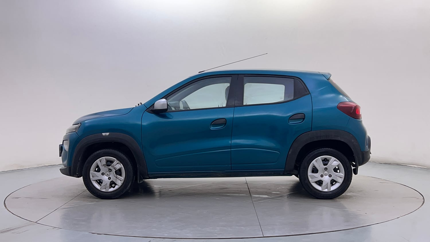 Used 2022 Renault Kwid RXT 1.0 AMT Petrol Automatic exterior LEFT SIDE VIEW