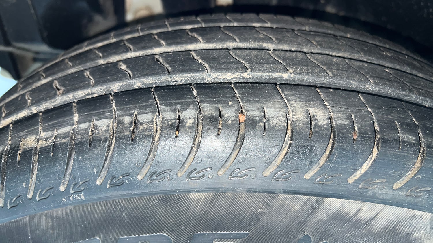 Used 2025 Maruti Suzuki Swift VXi CNG Cng Manual tyres RIGHT REAR TYRE TREAD VIEW