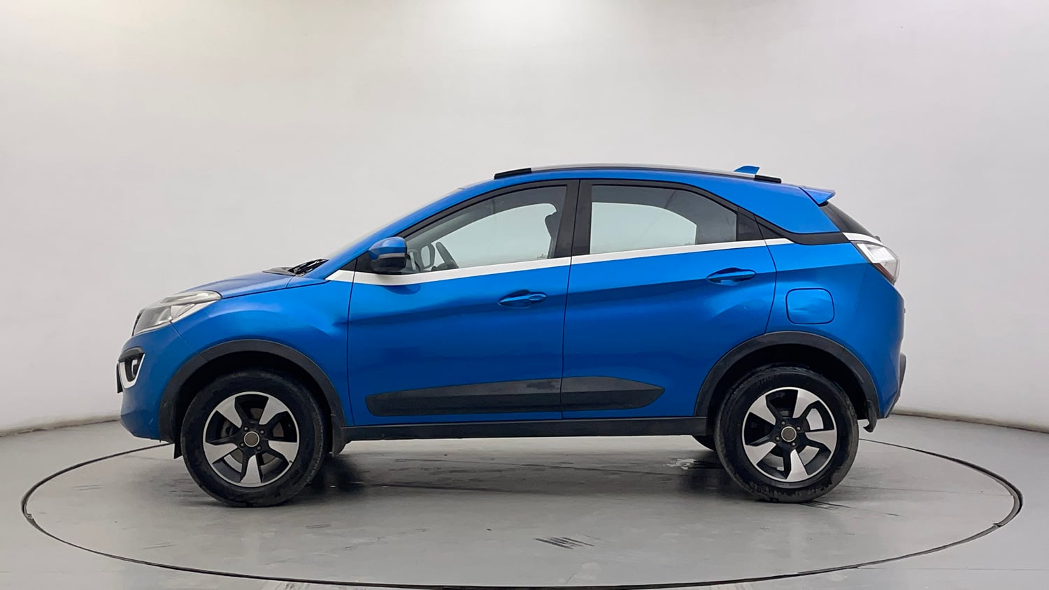 Used 2017 Tata Nexon XZ Plus Diesel Diesel Manual exterior LEFT SIDE VIEW