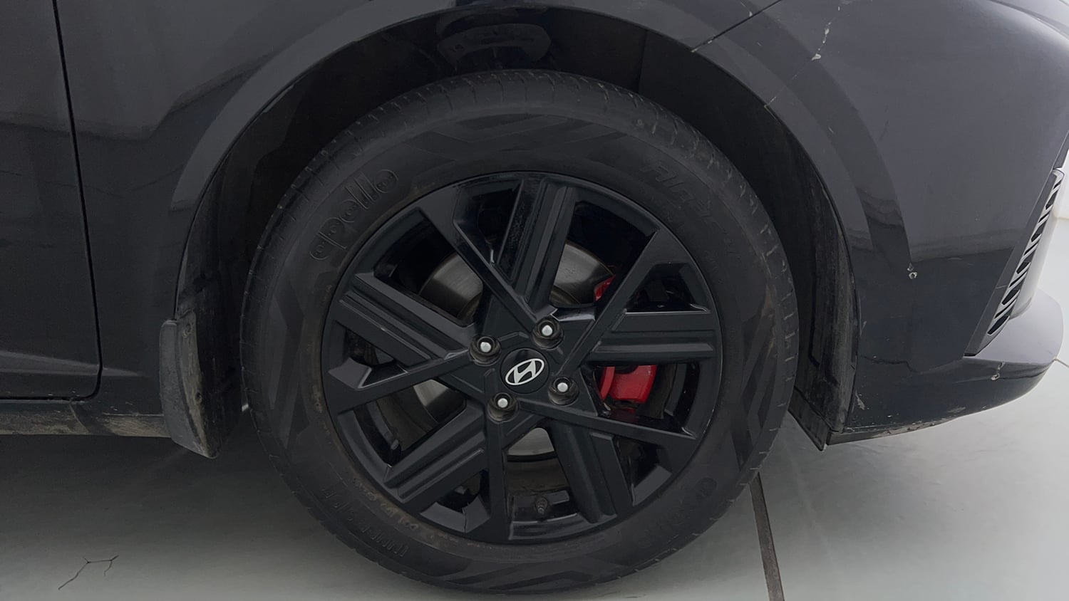 Used 2024 Hyundai Verna SX (O) 1.5 Turbo Petrol DCT Petrol Automatic tyres RIGHT FRONT TYRE RIM VIEW