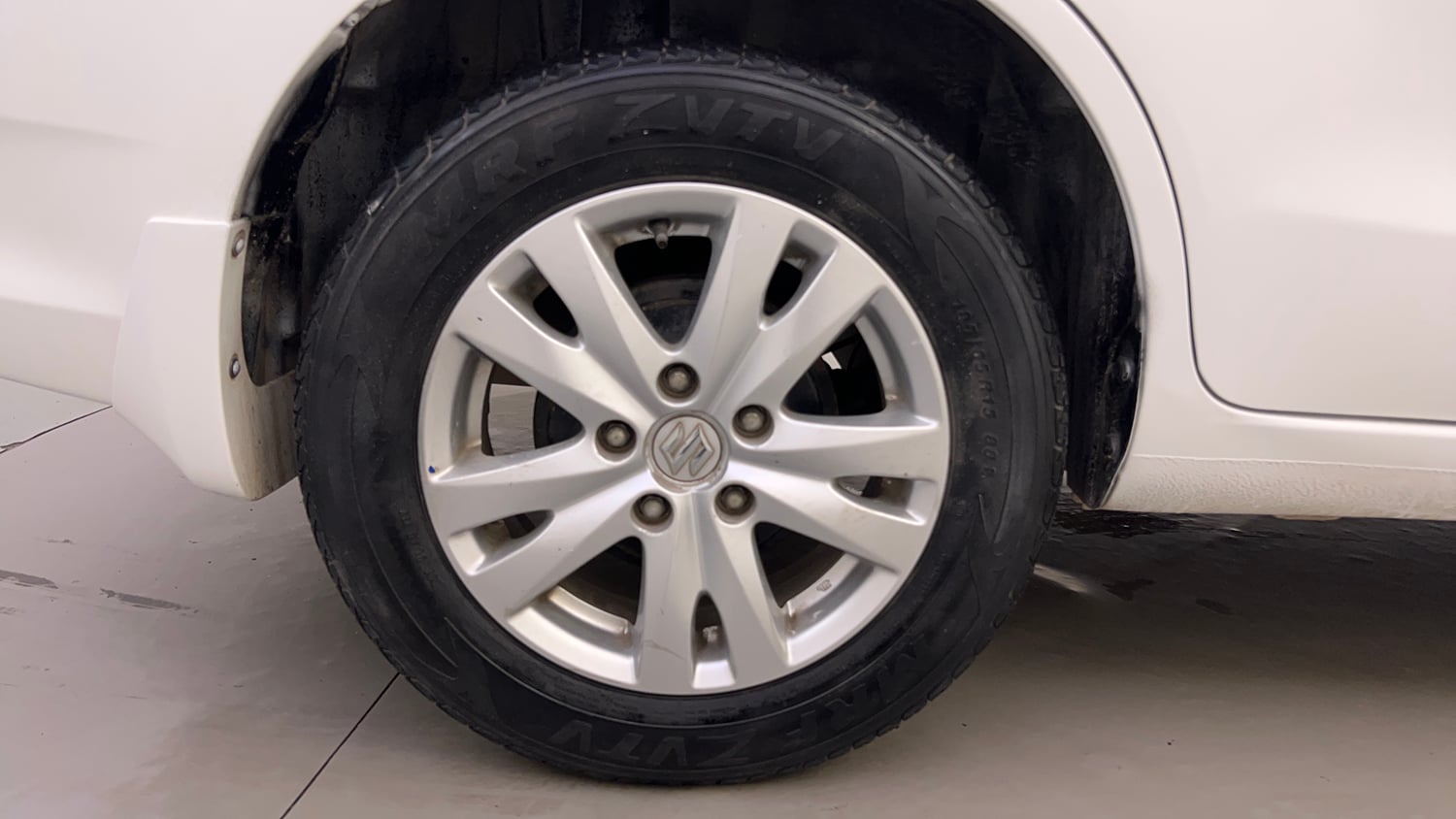 Used 2016 Maruti Suzuki Ertiga ZXI Petrol Manual tyres RIGHT REAR TYRE RIM VIEW