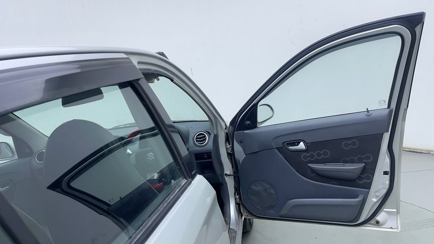 Used 2015 Maruti Suzuki Alto 800 LXi Anniversary Edition Petrol Manual interior RIGHT FRONT DOOR OPEN VIEW