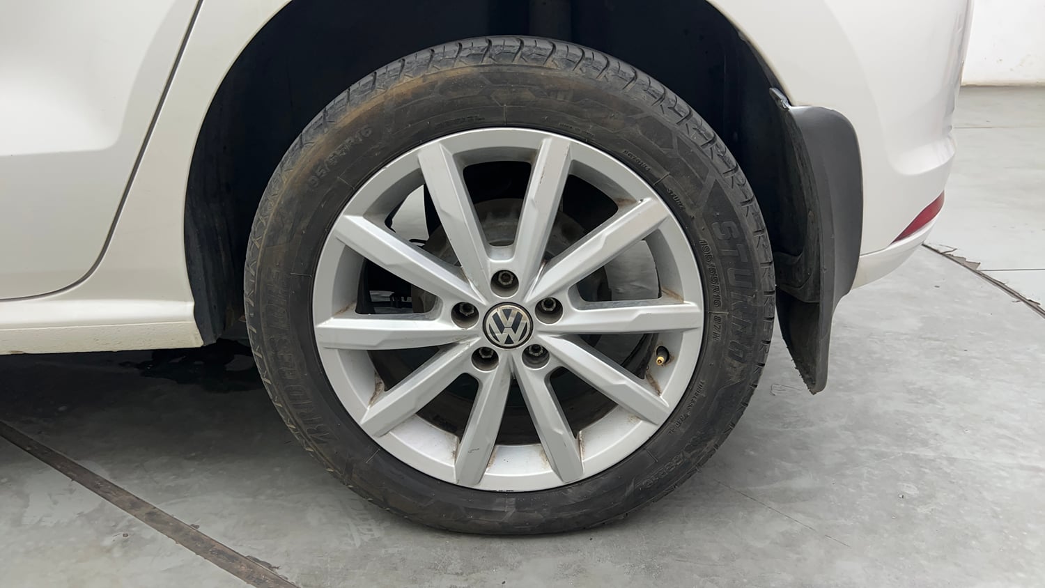 Used 2018 Volkswagen Polo Highline Plus 1.5 (D) 16 Alloy Diesel Manual tyres LEFT REAR TYRE RIM VIEW