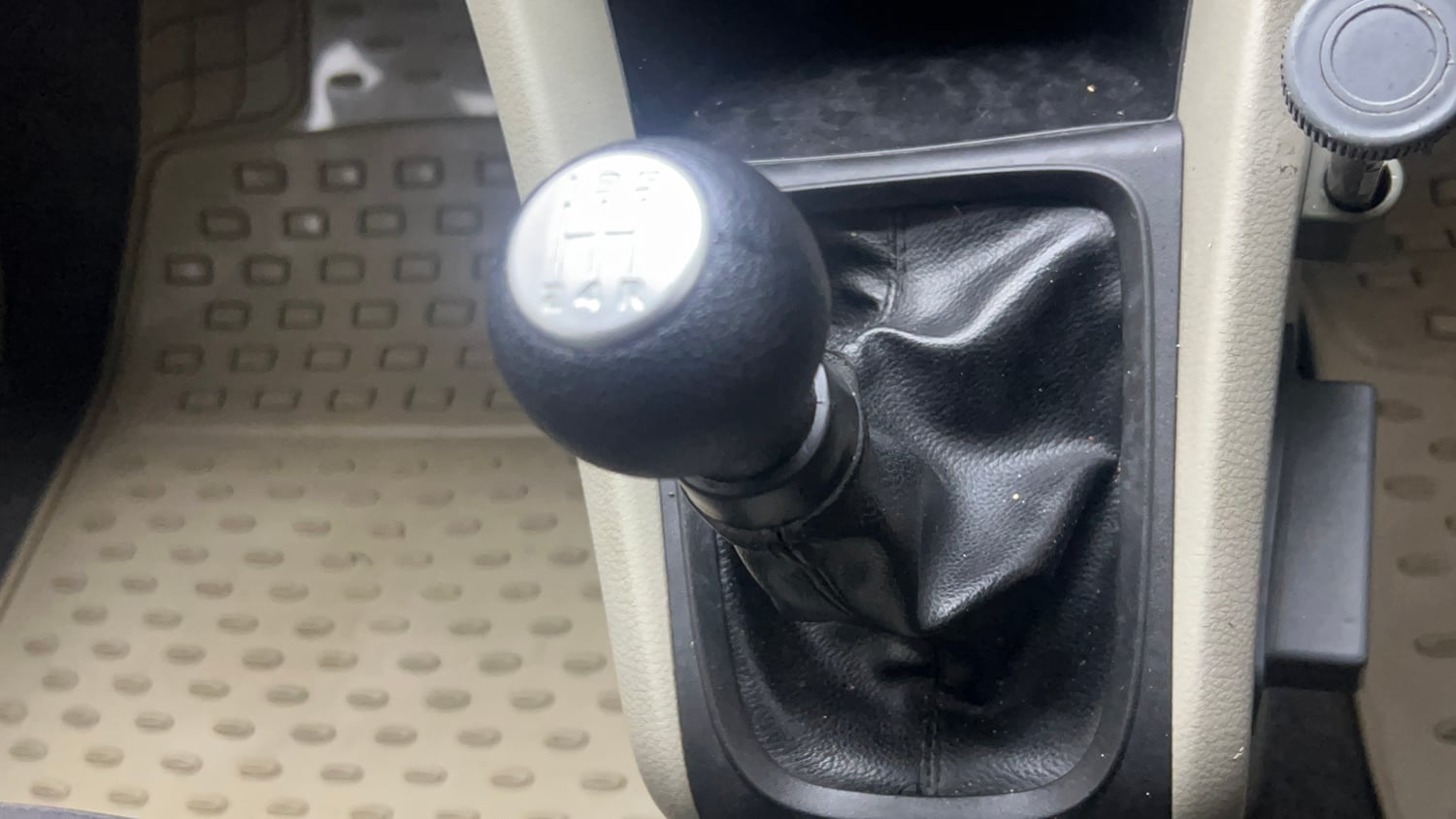 Used 2016 Maruti Suzuki Celerio VXi CNG Cng Manual interior GEAR  KNOB VIEW
