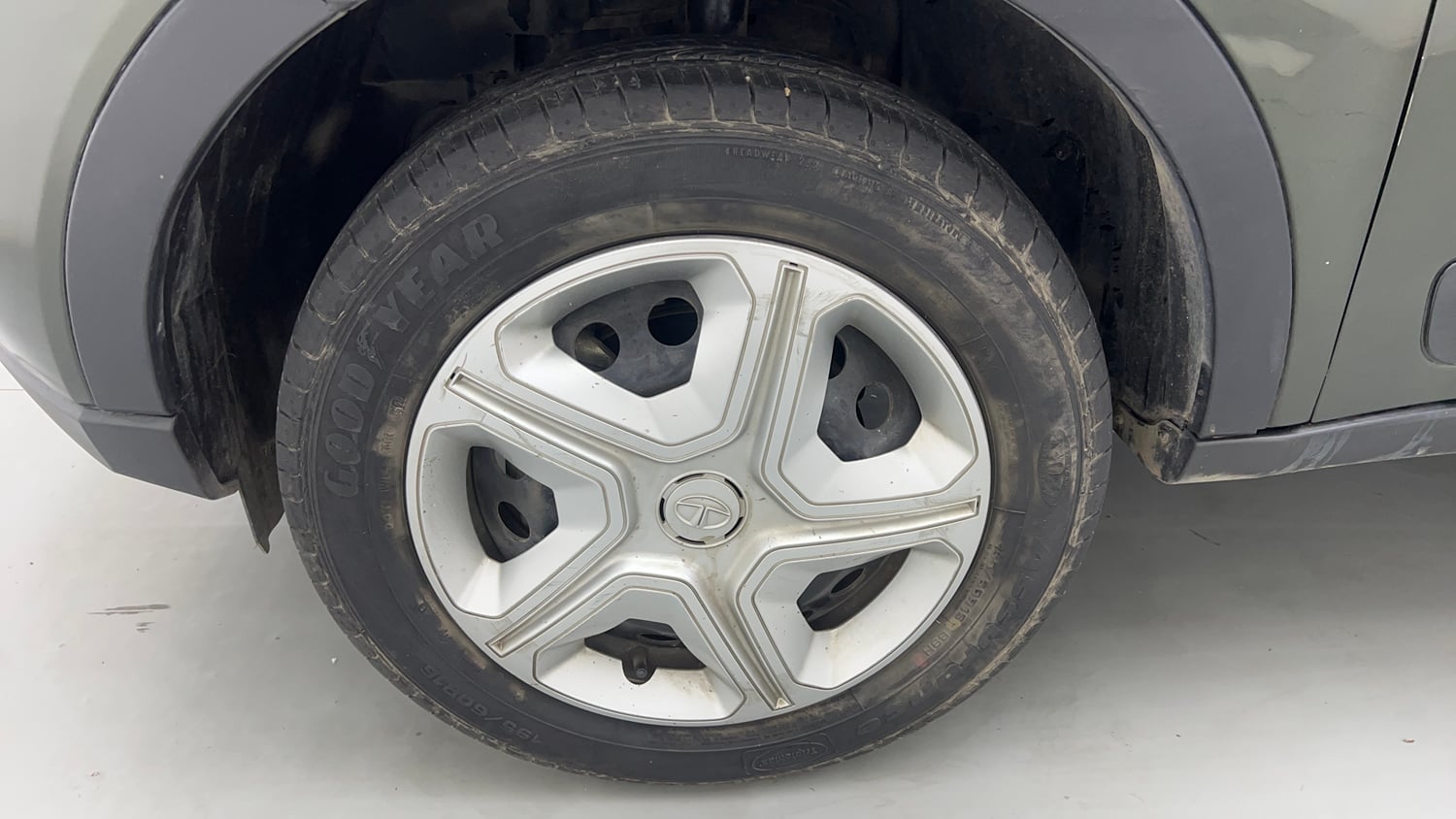 Used 2022 Tata Nexon XMA Plus (S) Petrol Automatic tyres LEFT FRONT TYRE RIM VIEW